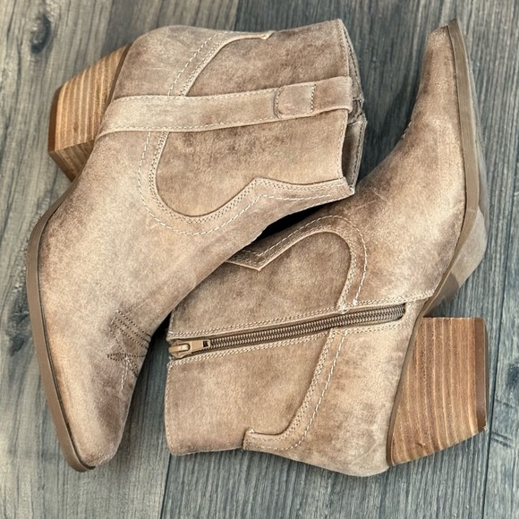 Dolce Vita Pueblo Beige Ankle Western Booties Size 8.5 - Picture 4 of 11